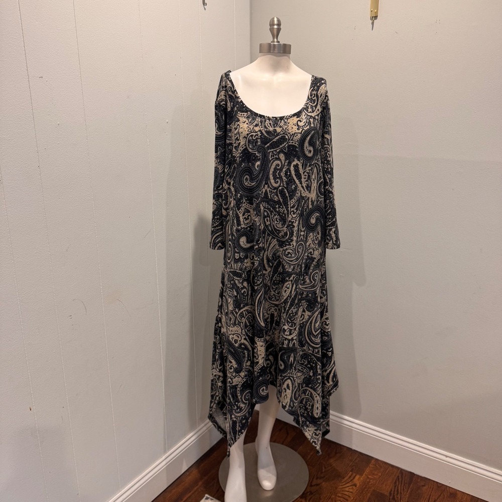 Mile Gabrielle Black Cream Paisley Sharkbite Hem Dress Flowy Long Sleeve | 2X